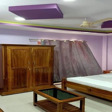 POP 83610 Hotel Thiruvananthapuram Buitenkant foto