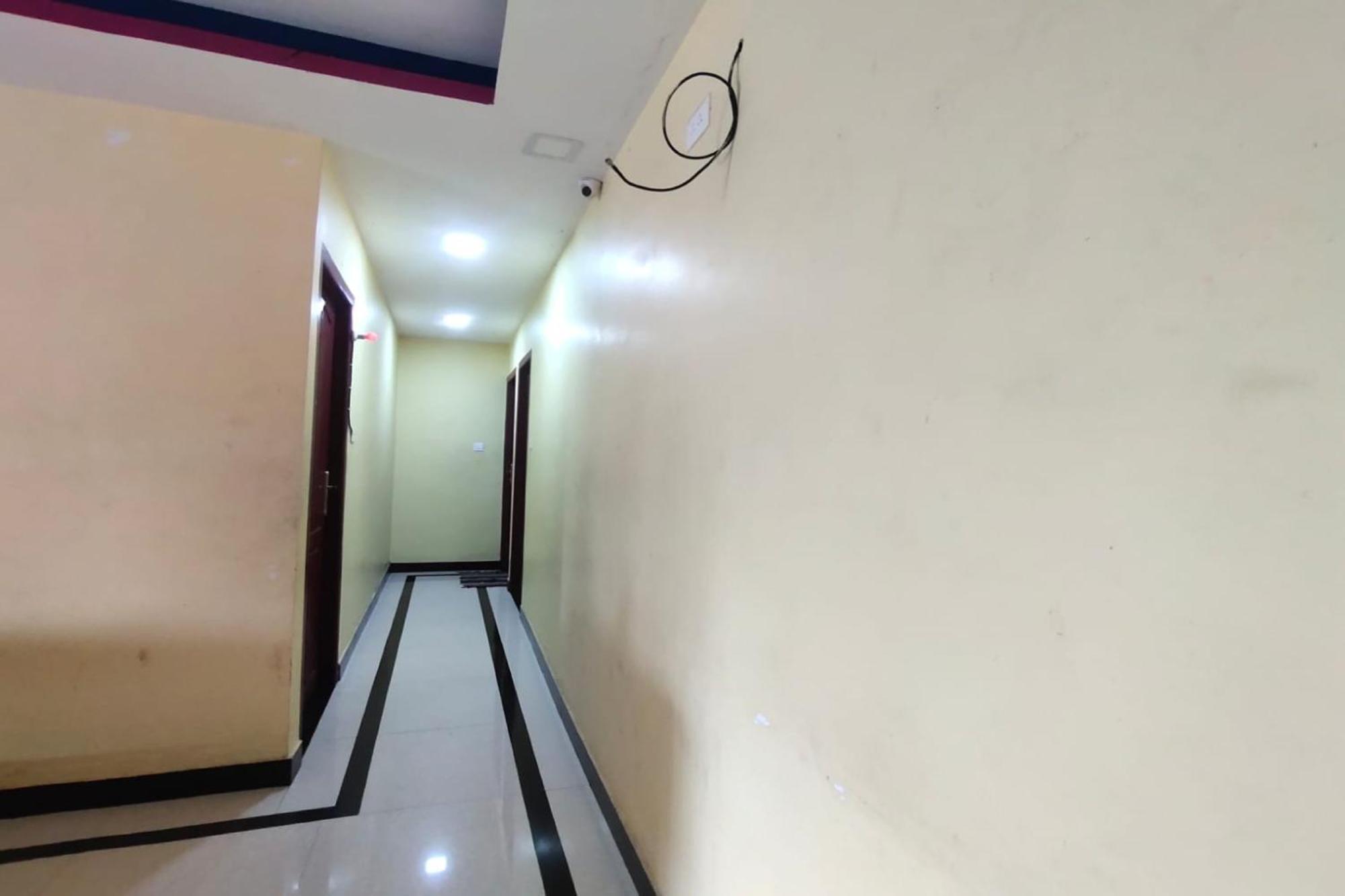 POP 83610 Hotel Thiruvananthapuram Buitenkant foto
